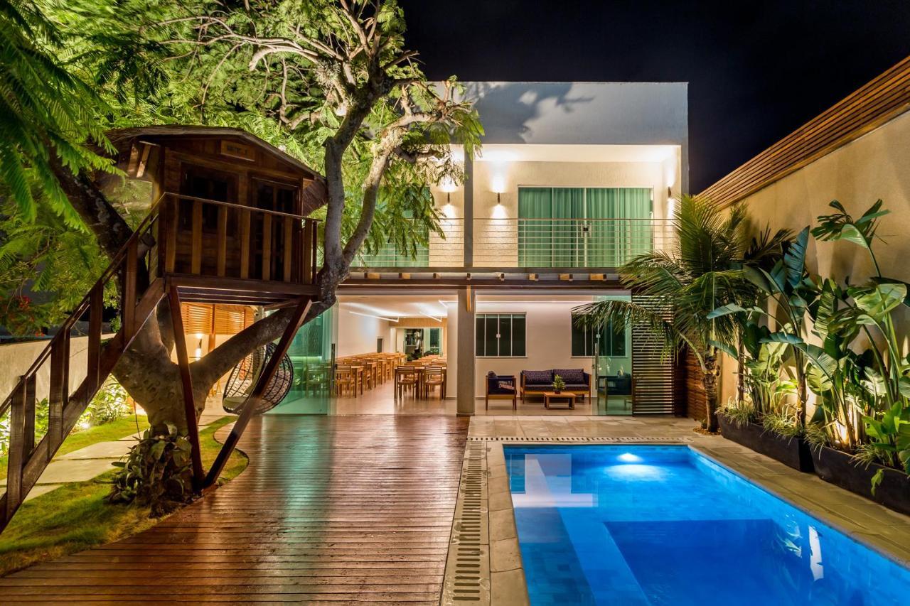 Suite com Cama King-size e Vista Piscina